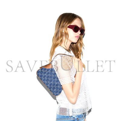 GUCCI GG EMBLEM SMALL SHOULDER BAG 820696 (20*13*2cm)